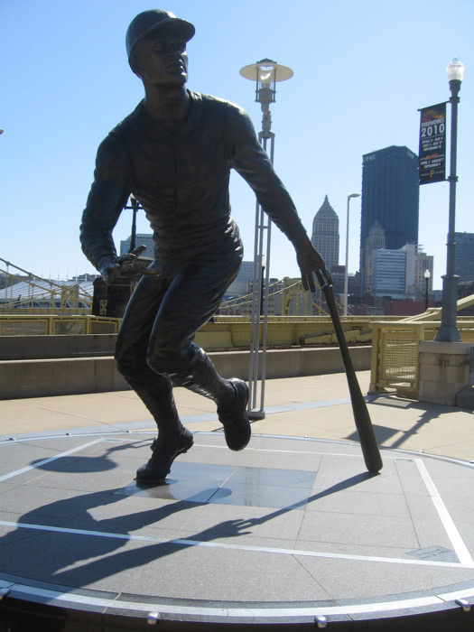 Roberto Clemente statue